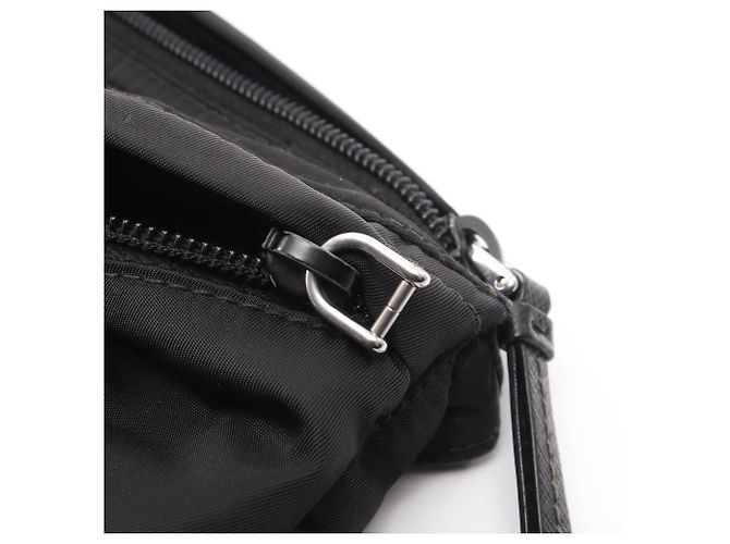 Prada Gürteltasche Schwarz aus Nylon und Saffiano Leder - Ansicht 6