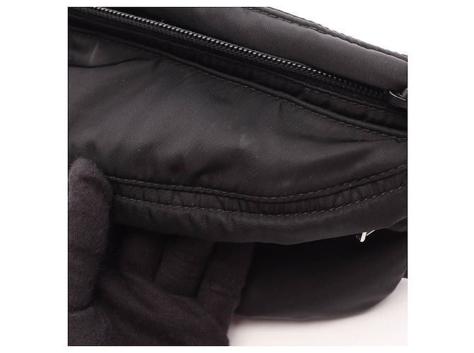 Prada Gürteltasche Schwarz aus Nylon und Saffiano Leder - Ansicht 7