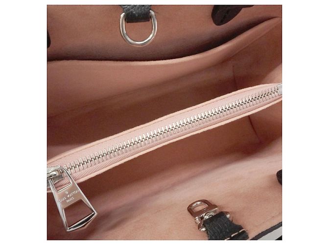 Bolso Louis Vuitton Epi Marel Tote BB - vista 4