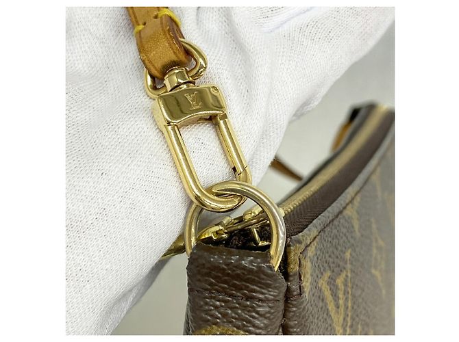 Louis Vuitton Monogram Panda Pochette Accessoires - vista 9