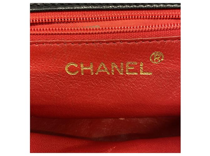 Chanel Matelassé Schultertasche mit Kette - Ansicht 5