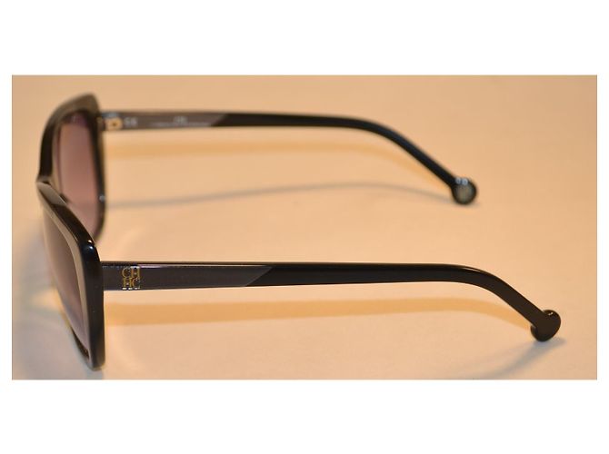 Carolina Herrera SHE649 gafas de sol de acetato negro - vista 3