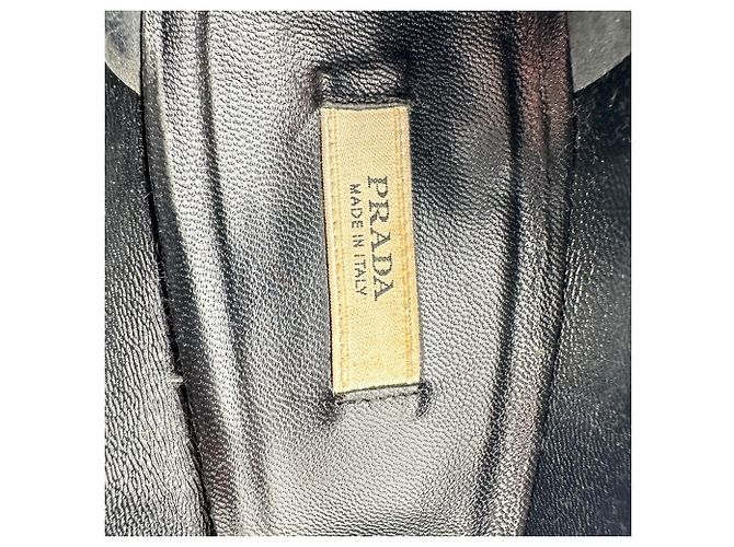 Prada Pumps aus grünem Leder mit Kristallbesatz - Ansicht 9