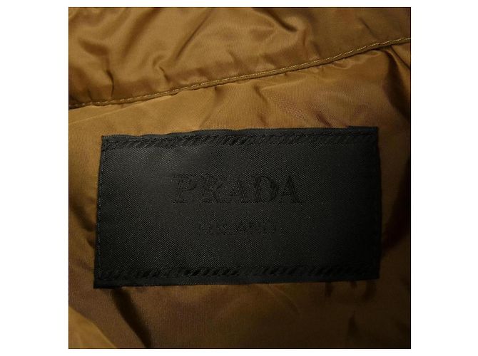 Camicia a maniche corte Prada in Re-Nylon con logo Triangle - vista 4