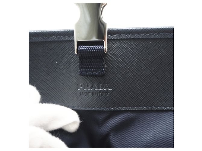 Bolsa de ombro porta-celular em couro Saffiano Prada - vista 14