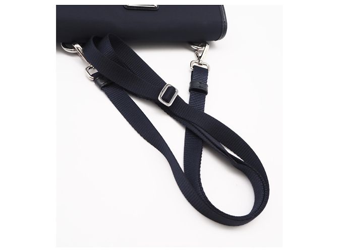 Bolsa de ombro porta-celular em couro Saffiano Prada - vista 5