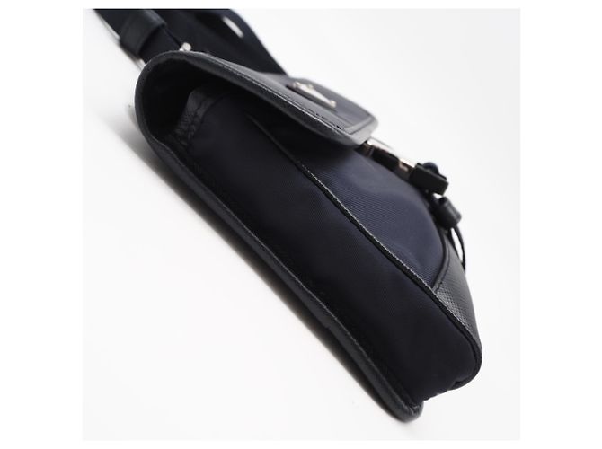 Bolsa de ombro porta-celular em couro Saffiano Prada - vista 9