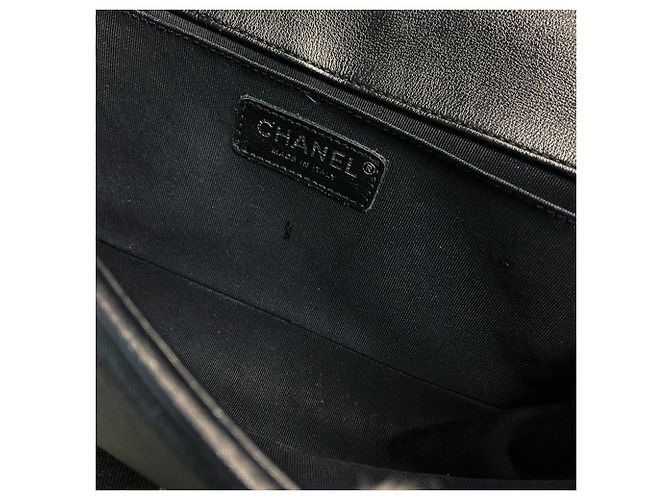 Chanel Coco Mark Matelassé Boy 25 Schultertasche mit Kette - Ansicht 9