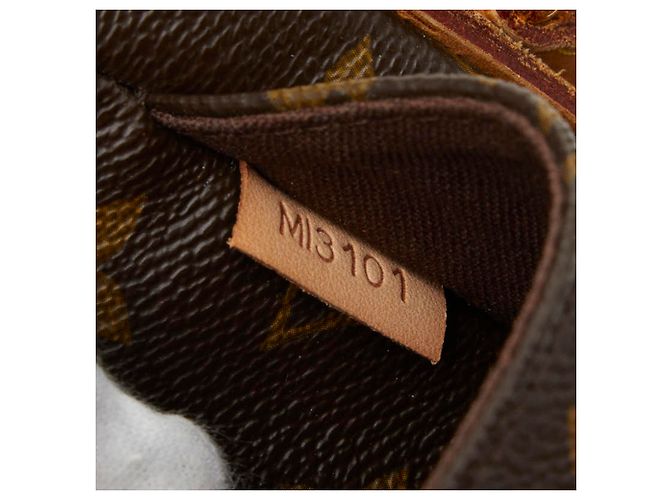 Bolsa de ombro Louis Vuitton Monogram Menilmontant MM - vista 15