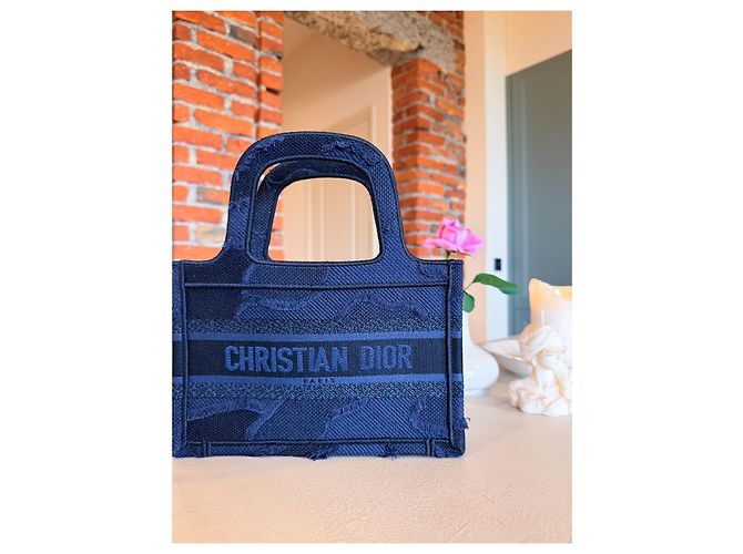 Christian Dior Borsa Dior modello « Mini Book Tote » in tela camouflage blu navy - vista 2