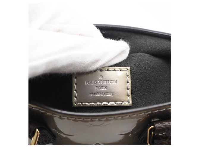 Borsa a tracolla Louis Vuitton Monogram Vernis Petite Sac Plat Taupe - vista 14