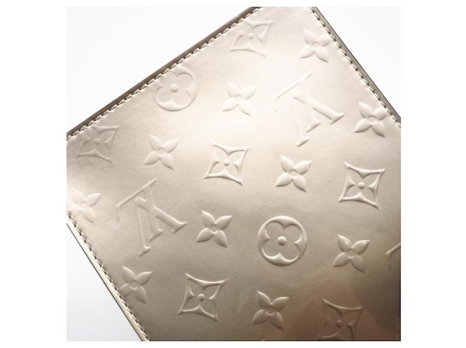 Borsa a tracolla Louis Vuitton Monogram Vernis Petite Sac Plat Taupe - vista 4