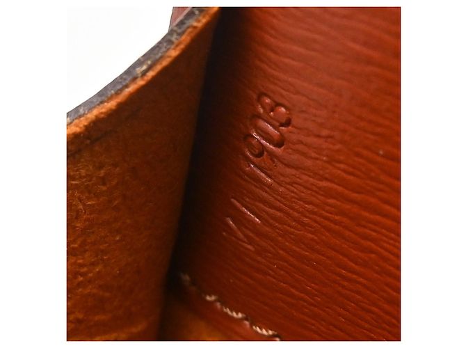 Louis Vuitton Cluny Epi Leather - vista 5