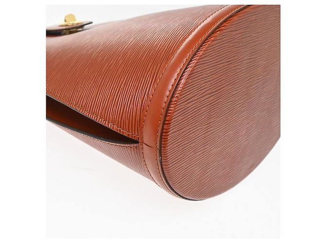 Louis Vuitton Cluny Epi Leather - vista 7