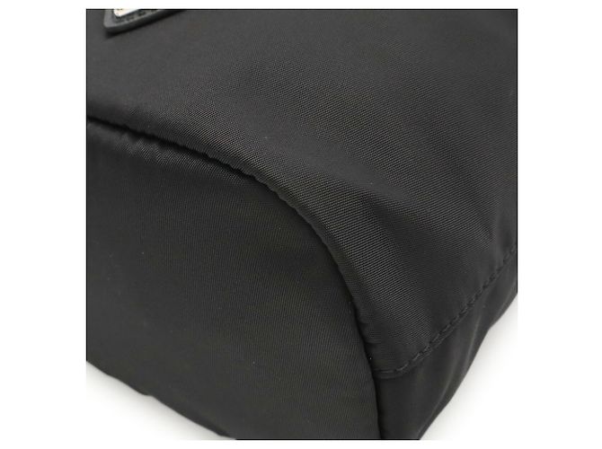 Bolso pouch Prada Re-Nylon con triángulo - vista 4
