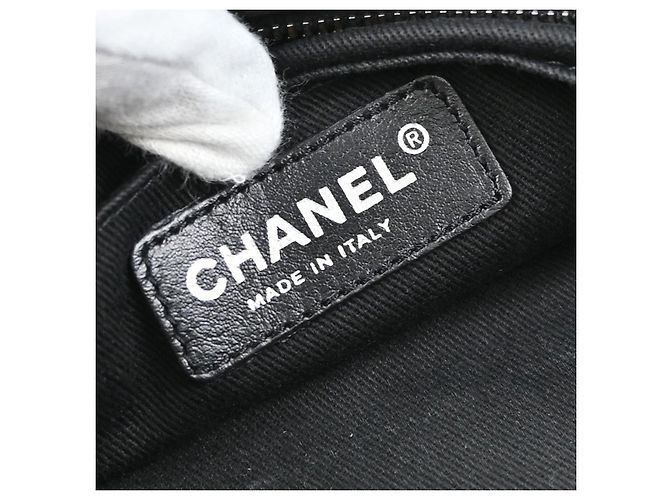 Chanel Lady Braid Bowler Quilted Distressed Calfskin Large - vista 4