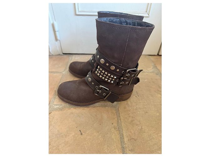 Autre Marque Bottes Biker Beverly Feldman en daim marron cloutées - vue 2