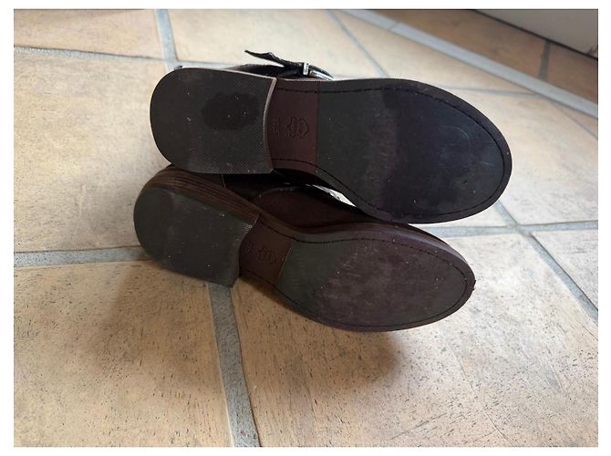 Autre Marque Bottes Biker Beverly Feldman en daim marron cloutées - vue 5