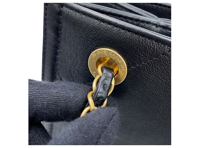 Borsa a tracolla Chanel Matelassé in pelle di agnello nera - vista 13