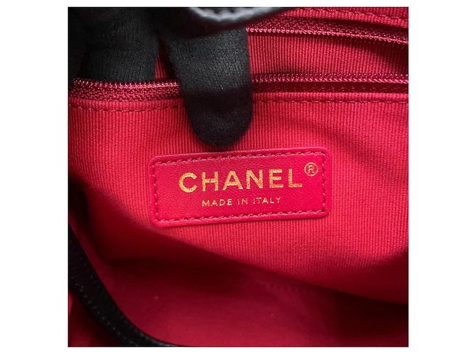 Borsa a tracolla Chanel Matelassé in pelle di agnello nera - vista 16