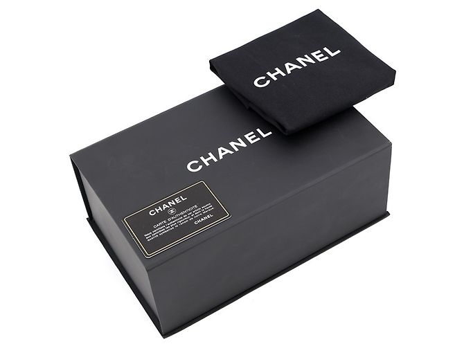 Chanel Matelassé Pochette Schultertasche - Ansicht 18