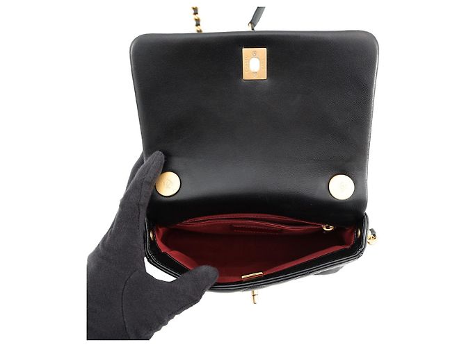 Borsa a tracolla Chanel Matelassé in pelle d'agnello nera - vista 6