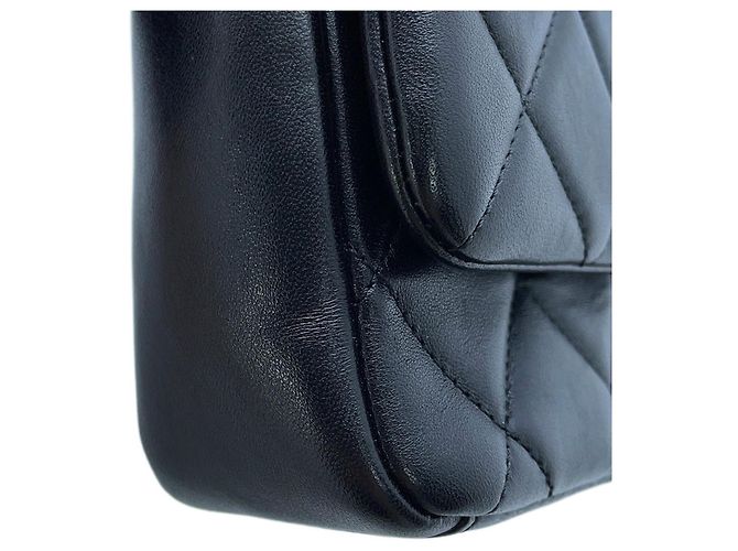 Borsa a tracolla Chanel Matelassé in pelle d'agnello nera - vista 8