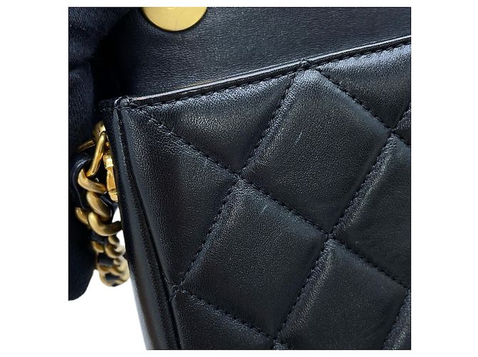 Borsa a tracolla Chanel Matelassé in pelle d'agnello nera - vista 9