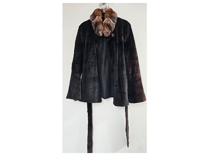 Autre Marque Chaqueta de visón Saga Mink marrón con cuello de chinchilla - vista 2