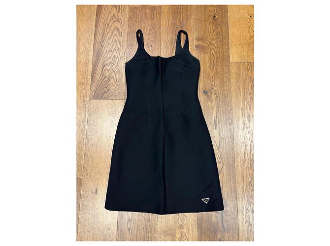 Prada Mini-Kleid aus Wolle und Seide in Schwarz - Ansicht 10