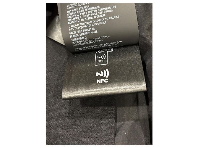 Prada Mini-Kleid aus Wolle und Seide in Schwarz - Ansicht 6