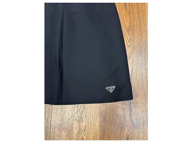 Prada Mini-Kleid aus Wolle und Seide in Schwarz - Ansicht 7