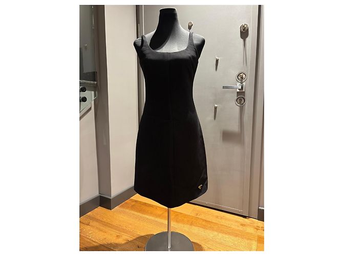Prada Mini-Kleid aus Wolle und Seide in Schwarz - Ansicht 8