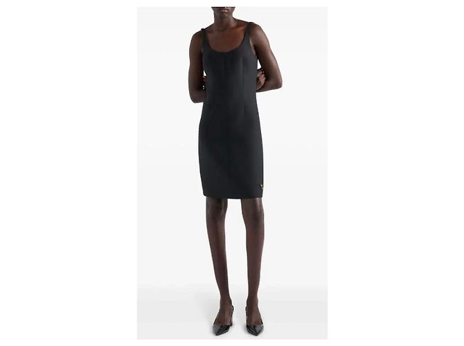 Prada Mini-Kleid aus Wolle und Seide in Schwarz - Ansicht 9