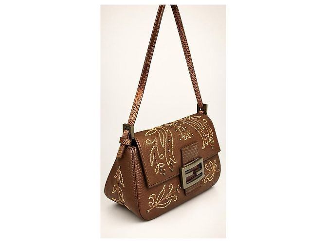 Fendi Borsa Mini Mamma Baguette in pelle ricamata marrone scuro - vista 2