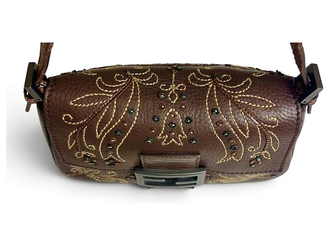Fendi Borsa Mini Mamma Baguette in pelle ricamata marrone scuro - vista 7