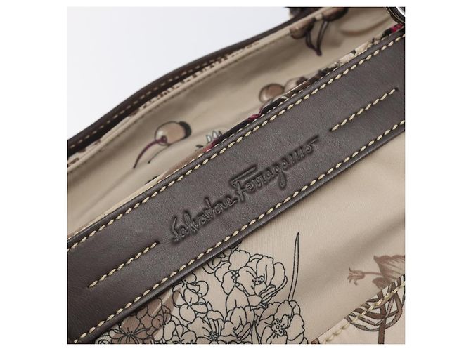 Salvatore Ferragamo Bolsa Boston Fiera Conversível com Cinto em Nylon Estampado e Couro Medium - vista 6