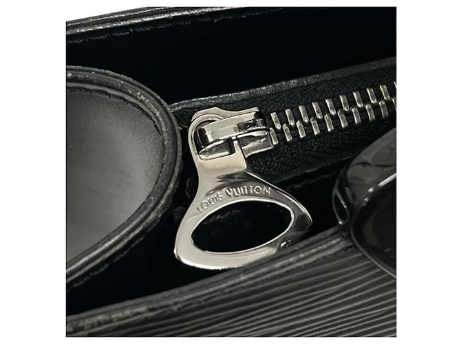 Saco Tote Louis Vuitton em couro Epi - vista 17