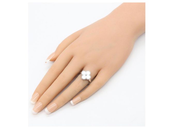 Van Cleef & Arpels Vintage Alhambra Ring aus Perlmutt - Ansicht 8