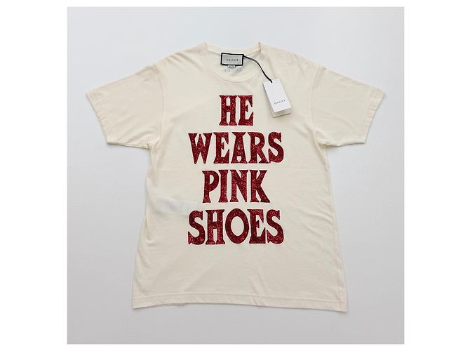 Camiseta Oversized Gucci "He Wears Pink Shoes" - vista 3
