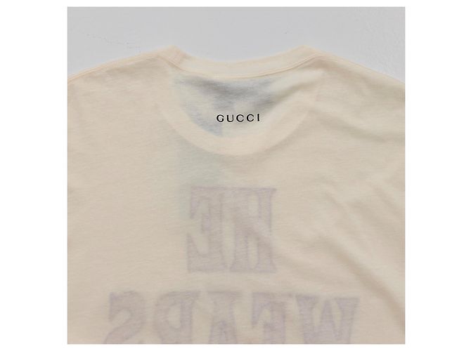 Camiseta Oversized Gucci "He Wears Pink Shoes" - vista 4