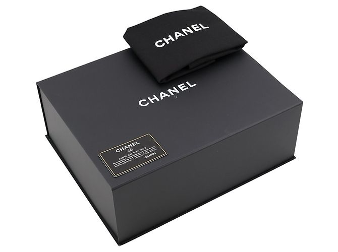 Chanel Matelassé Schultertasche mit Kette - Ansicht 16