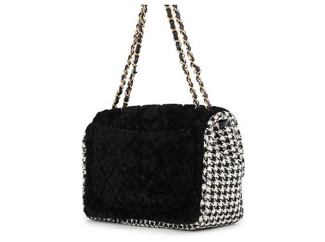 Chanel Matelassé Schultertasche mit Kette - Ansicht 2