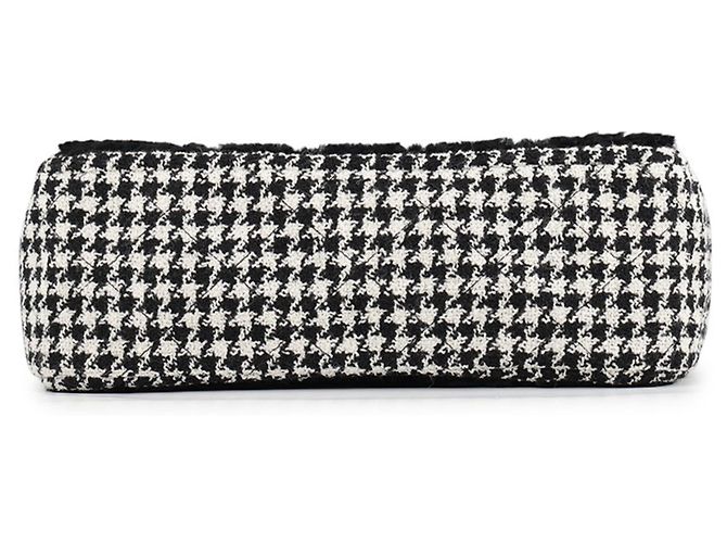 Chanel Matelassé Schultertasche mit Kette - Ansicht 3