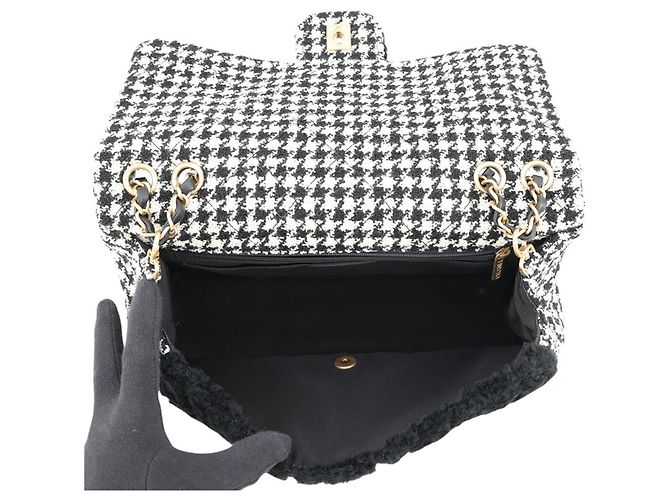 Chanel Matelassé Schultertasche mit Kette - Ansicht 5