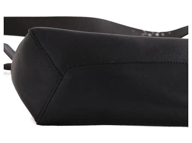 Iro Schultertasche aus schwarzem Leder - Ansicht 4