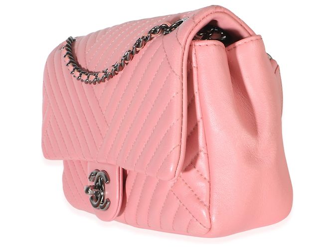 Gabrielle Borsa Chanel Mini Rectangular Flap Bag in pelle d'agnello matelassé rosa con CC Crossing - vista 3