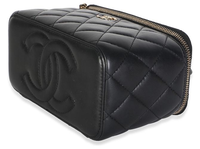 Chanel Vanity Case Piccolo in Pelle di Agnello Matelassé Nero con Manico Superiore e Catena - vista 6