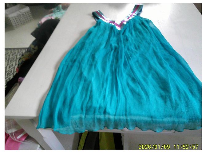 Autre Marque Queeni Abito corto turchese con paillettes e scollo a V - vista 6