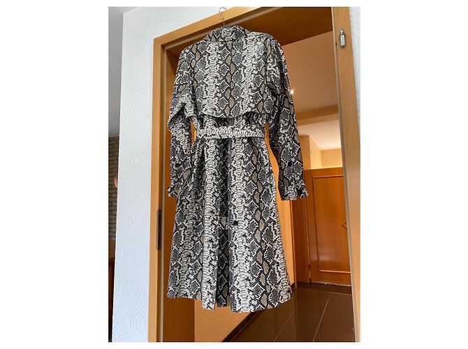 Autre Marque Utzon Gabardina de piel estampado serpiente - vista 2